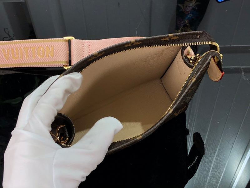 LOV - Luxurious Totes - 1809
