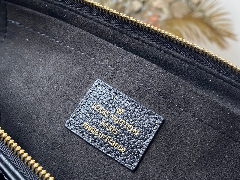 LOV - Luxurious Totes - 2358