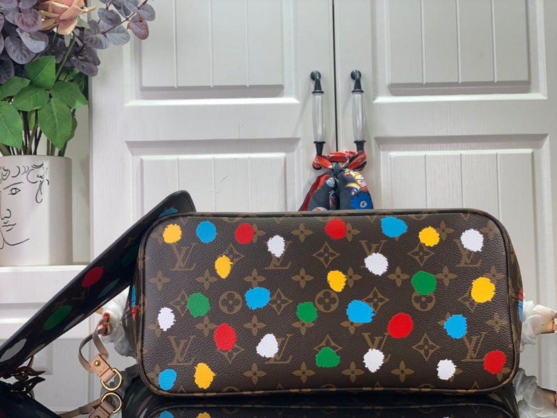 LOV - Luxurious Totes - 518