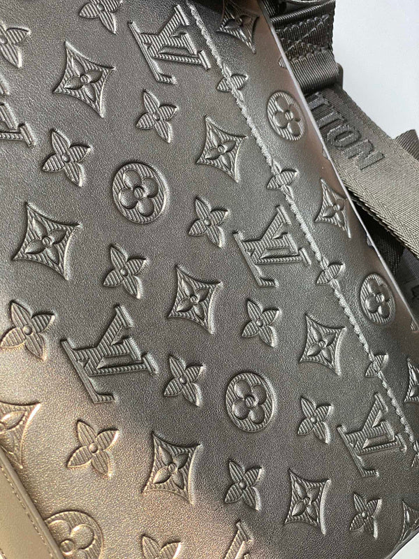 LOV - Luxurious Totes - 2323