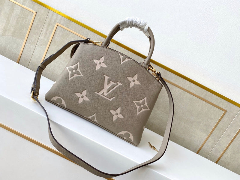 LOV - Luxurious Totes - 2260