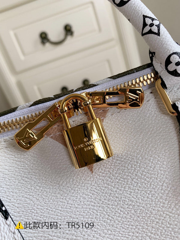 Luxurious Totes - Latest - 9711