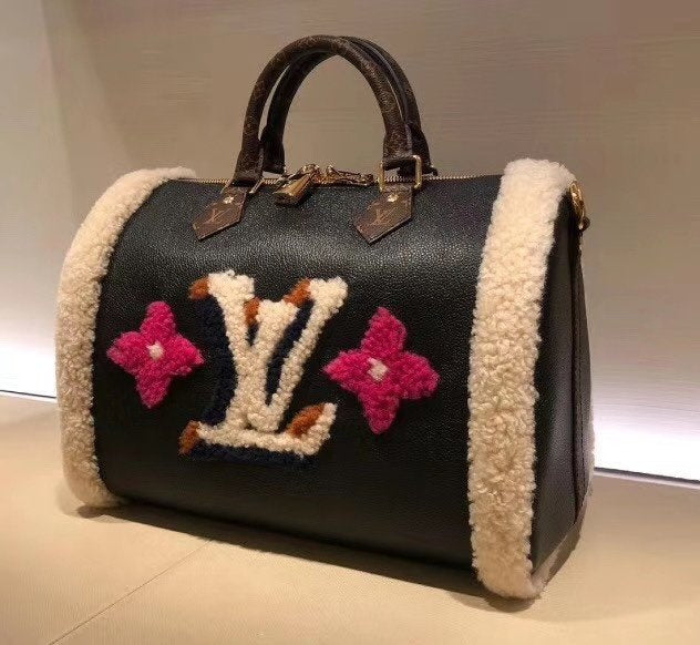 LOV - Luxurious Totes - 2576
