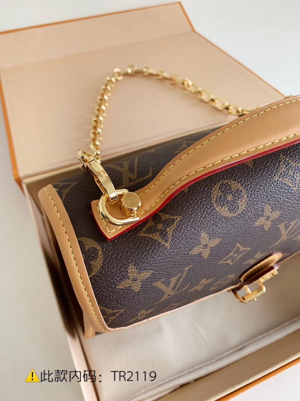 Luxurious Totes - Latest - 2424