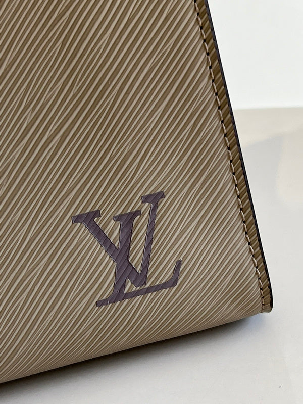 LOV - Luxurious Totes - 2112
