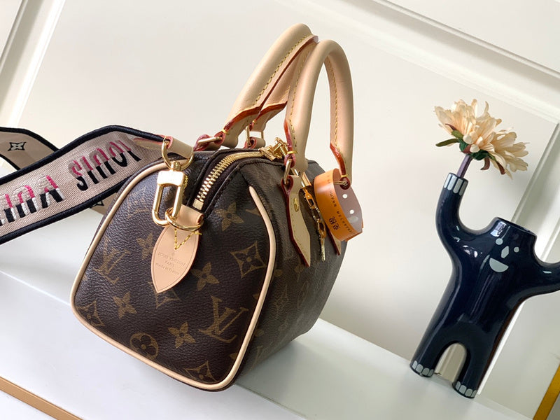 LOV - Luxurious Totes - 1729