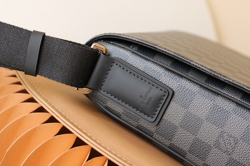 LOV - Luxurious Totes - 2046