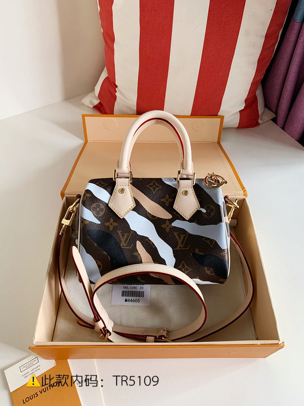 Luxurious Totes - Latest - 9715