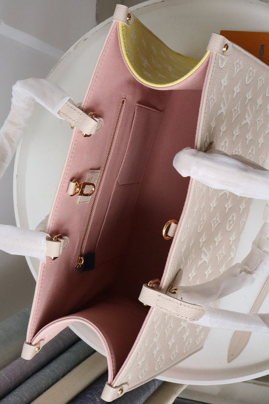 LOV - Luxurious Totes - 1678