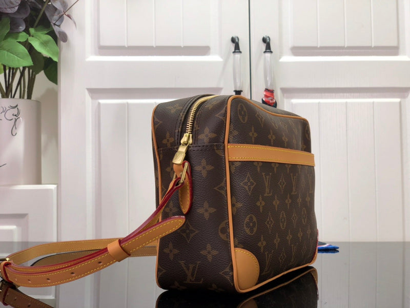 LOV - Luxurious Totes - 2212