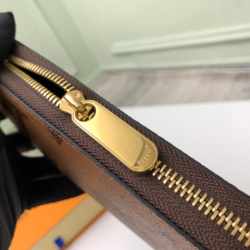 Luxurious Totes - Latest - 689