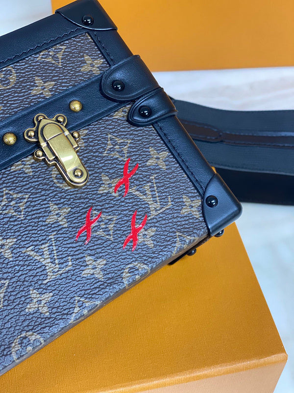 LOV - Luxurious Totes - 1294
