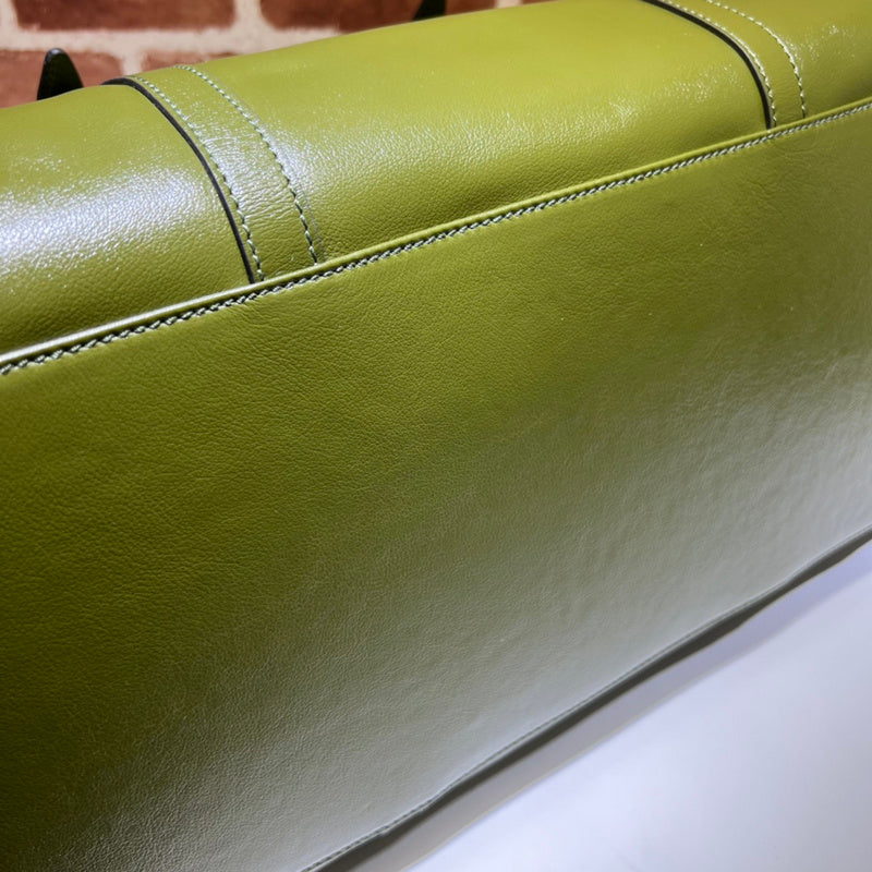 GUI - Luxurious Totes - 250