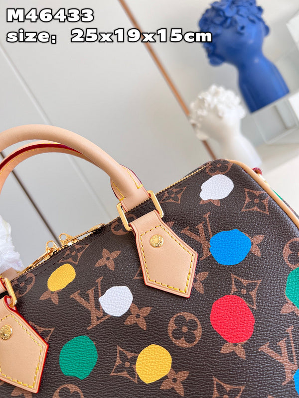 LOV - Luxurious Totes - 835