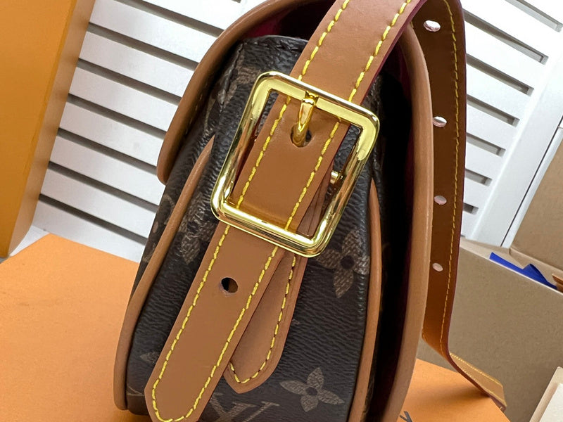 LOV - Luxurious Totes - 1476