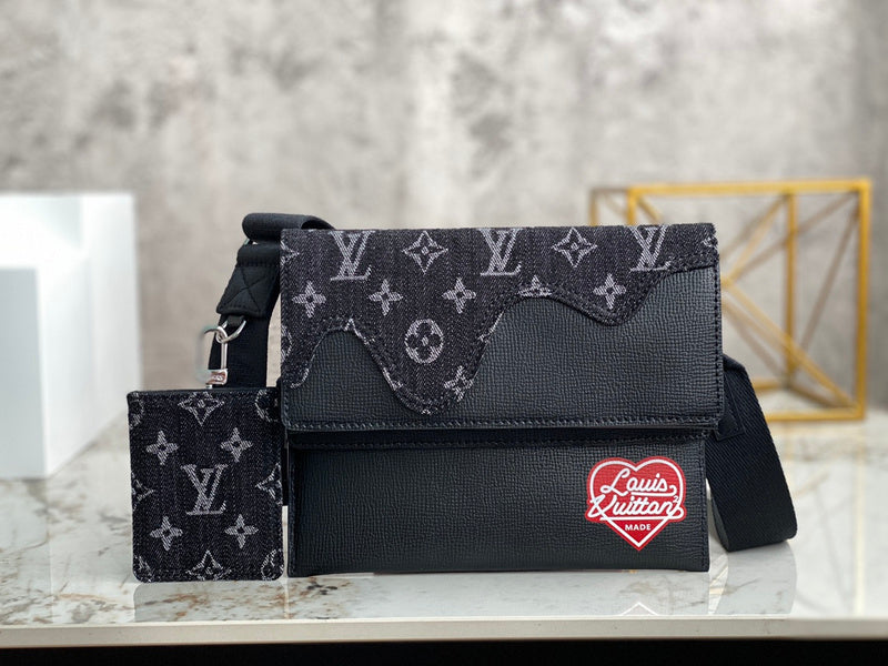 LOV - Luxurious Totes - 2133