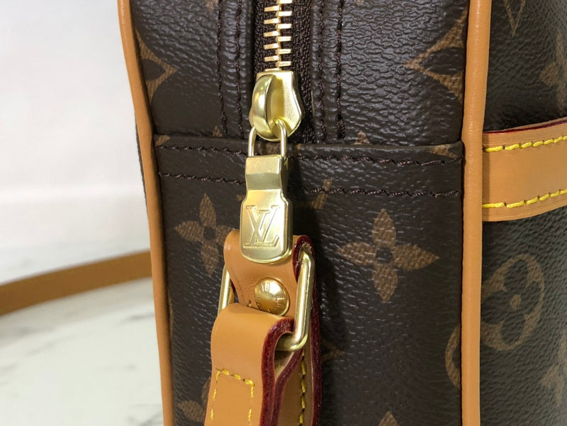 LOV - Luxurious Totes - 890