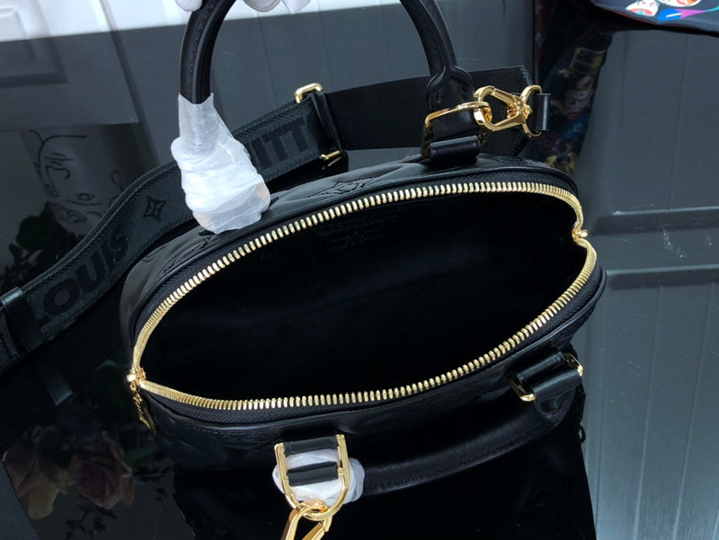 LOV - Luxurious Totes - 1587