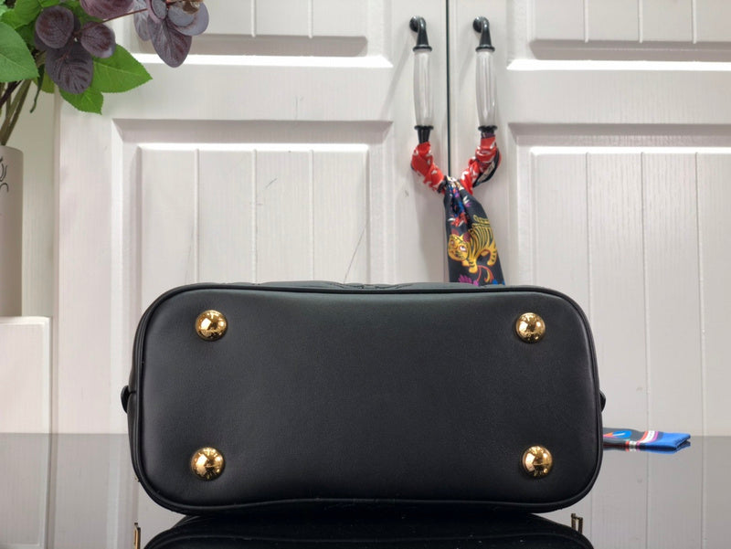 LOV - Luxurious Totes - 1587