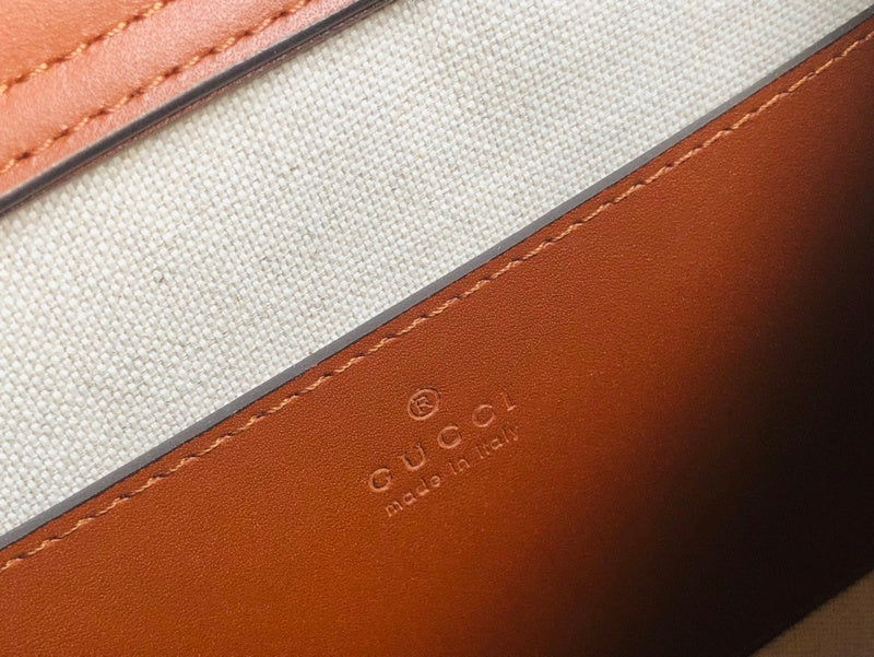 GUI - Luxurious Totes - 301