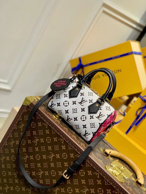 LOV - Luxurious Totes - 1745