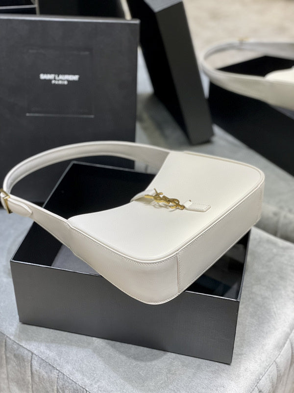 Luxurious Totes - Latest - 8831