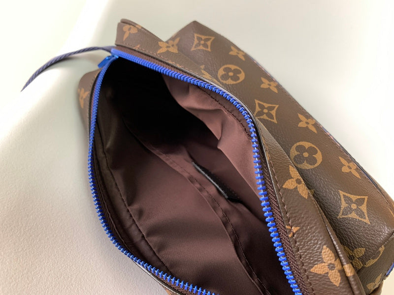 LOV - Luxurious Totes - 1920