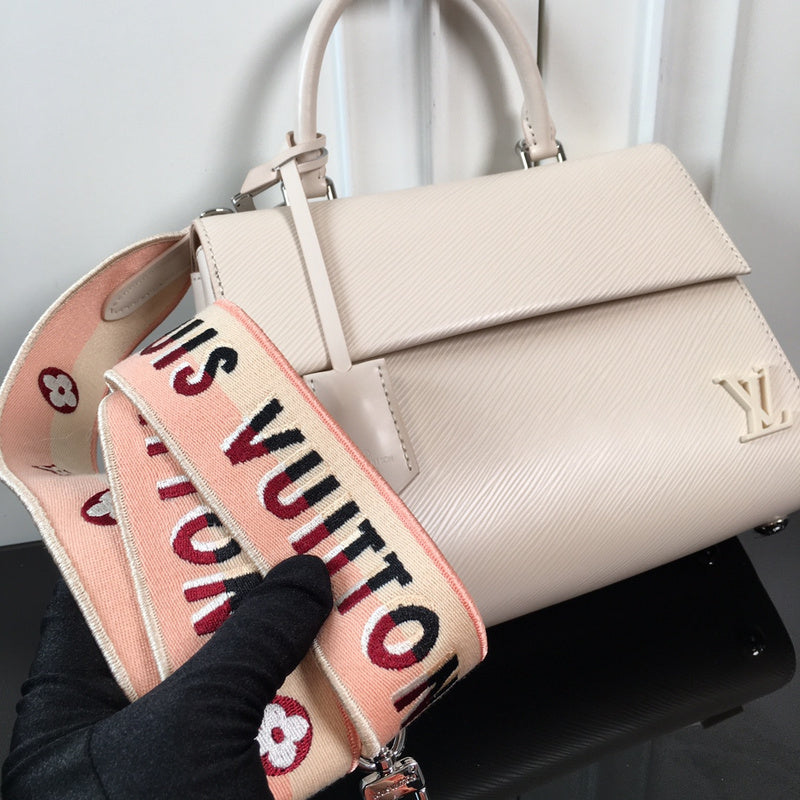 LOV - Luxurious Totes - 2096