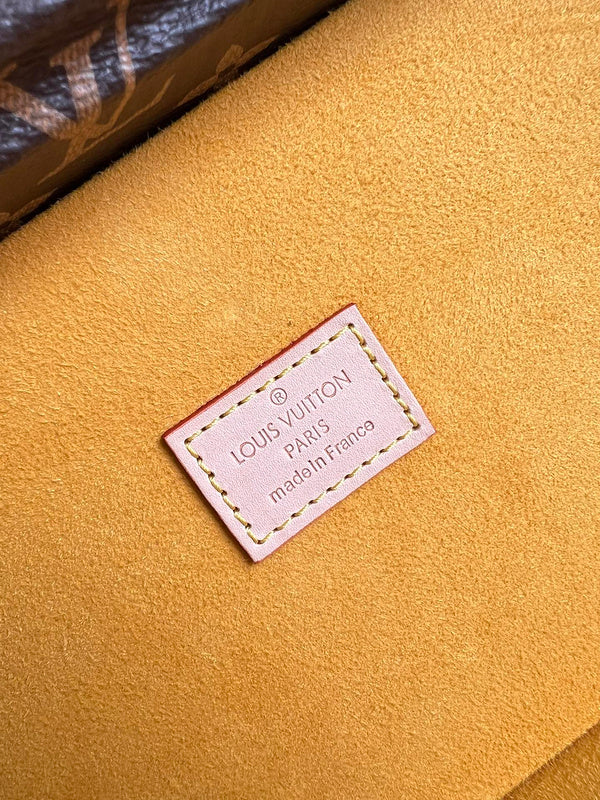 LOV - Luxurious Totes - 1080