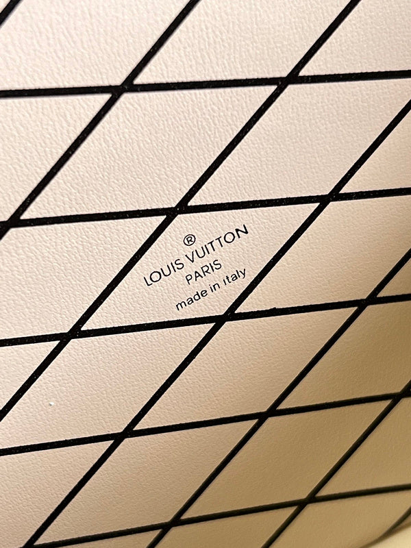 LOV - Luxurious Totes - 1665