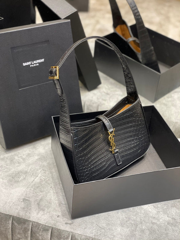 Luxurious Totes - Latest - 8343