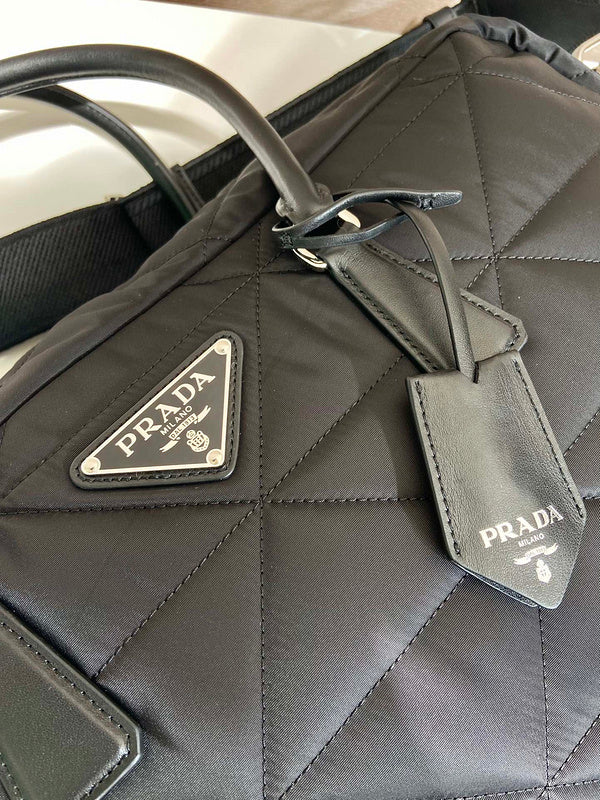 PDA - Luxurious Totes - 070