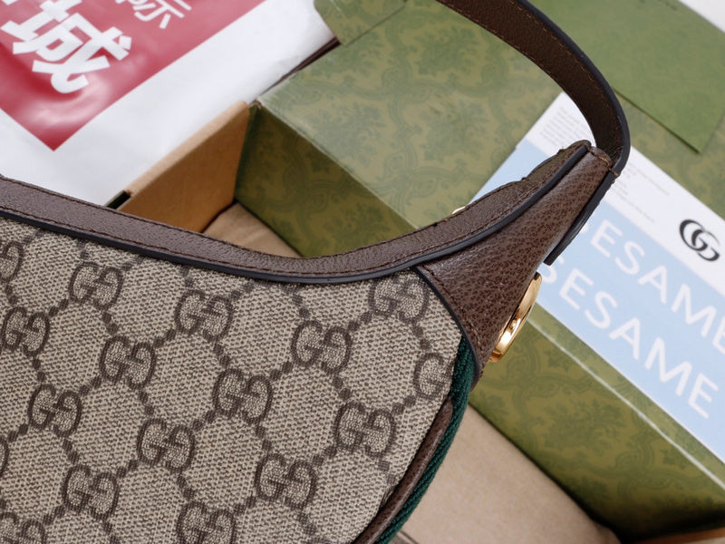 GUI - Luxurious Totes - 766