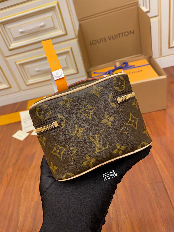 LOV - Luxurious Totes - 2085