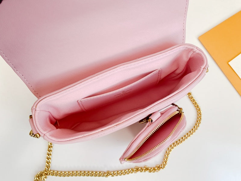 LOV - Luxurious Totes - 2436
