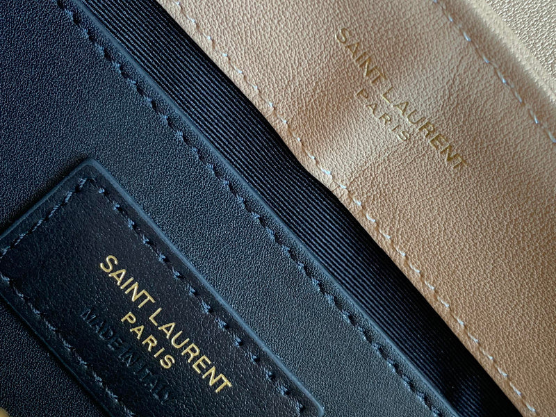 Luxurious Totes - Latest - 8639