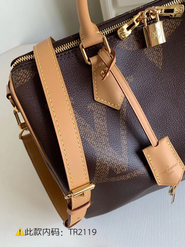 Luxurious Totes - Latest - 9705