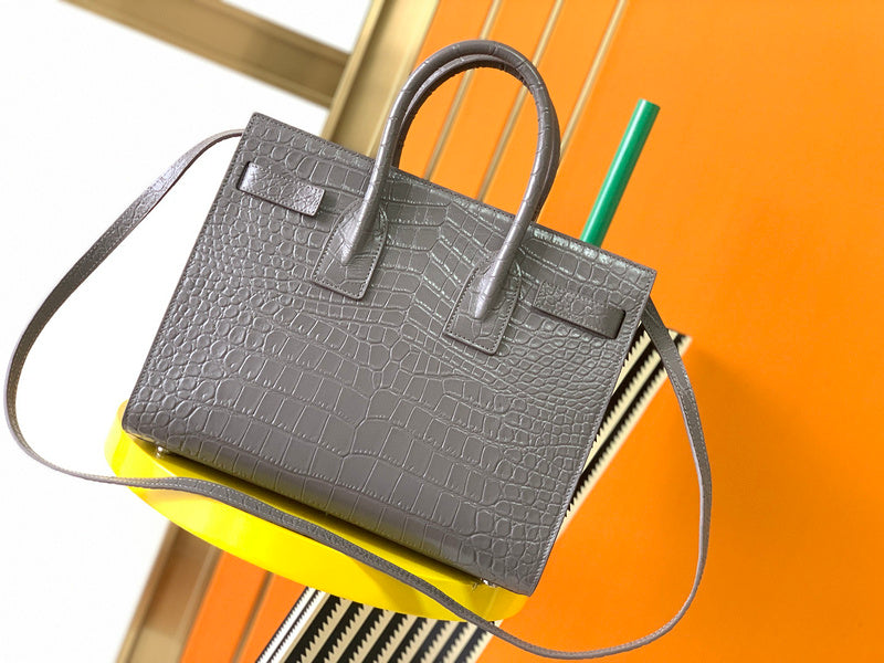 Luxurious Totes - Latest - 8189