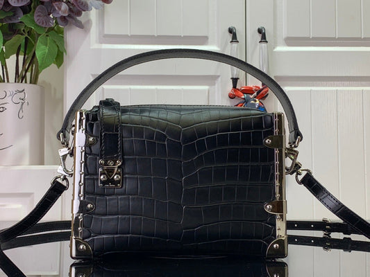 LOV - Luxurious Totes - 075