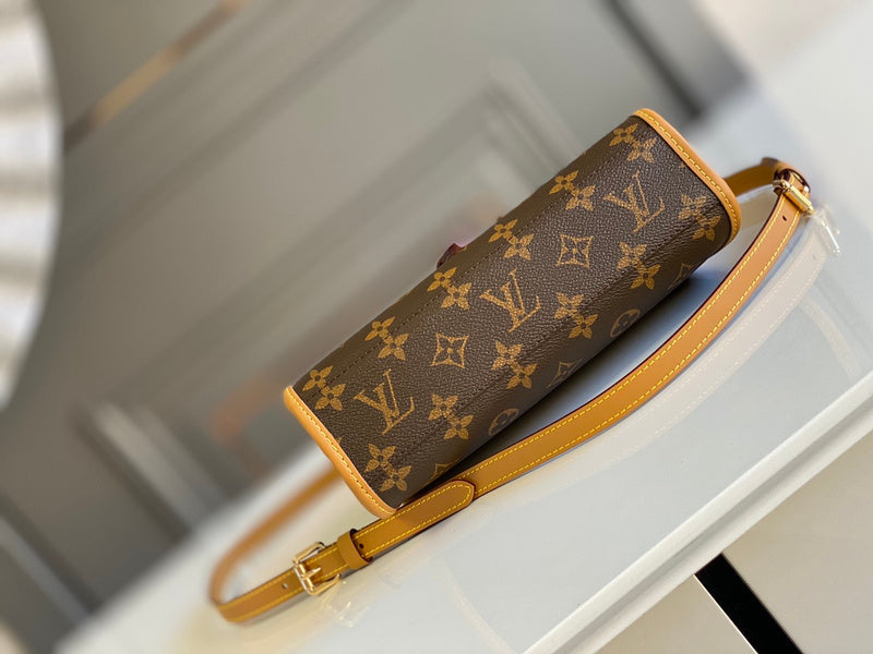 LOV - Luxurious Totes - 1861