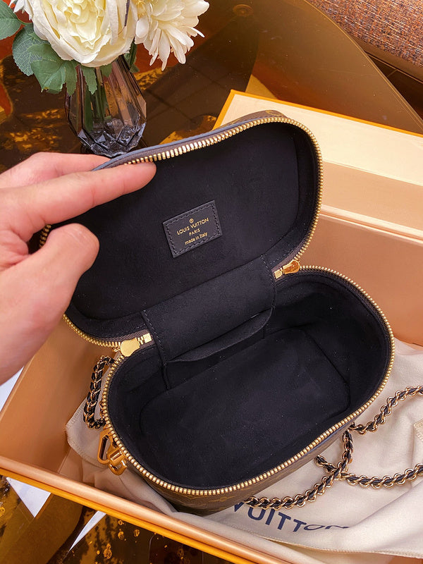 LOV - Luxurious Totes - 2038