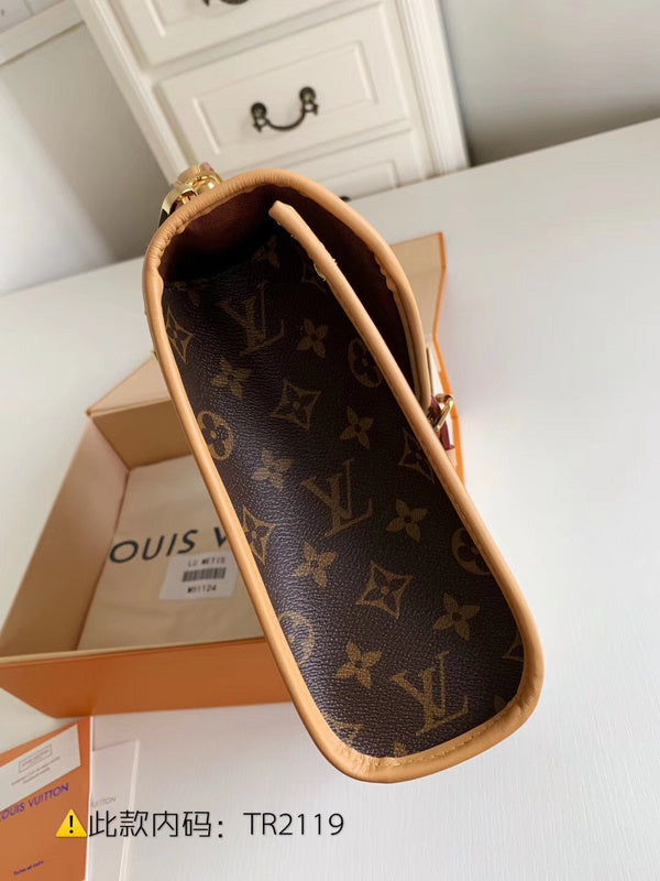 Luxurious Totes - Latest - 2424