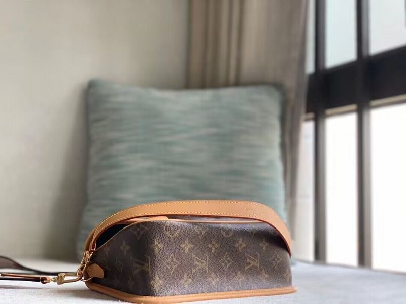 LOV - Luxurious Totes - 476