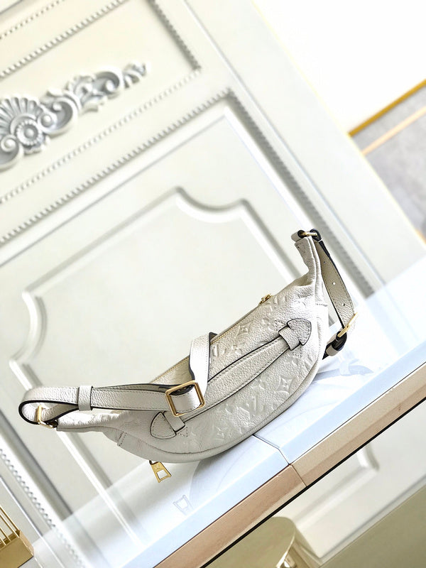 LOV - Luxurious Totes - 2443