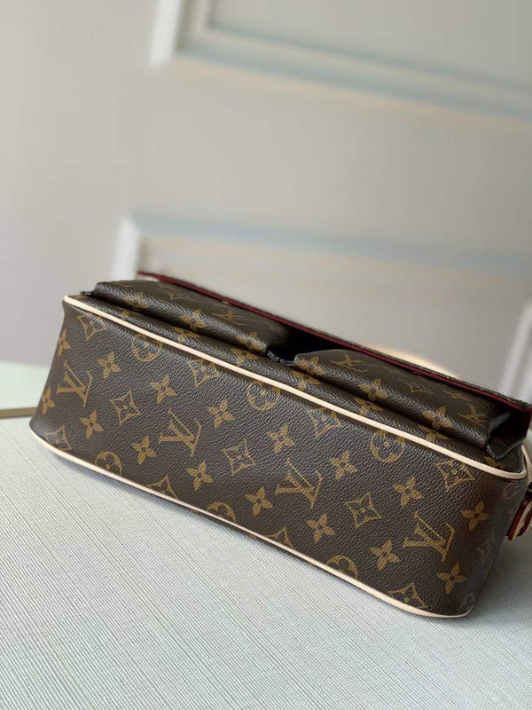 LOV - Luxurious Totes - 2583