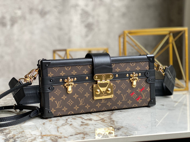LOV - Luxurious Totes - 1537