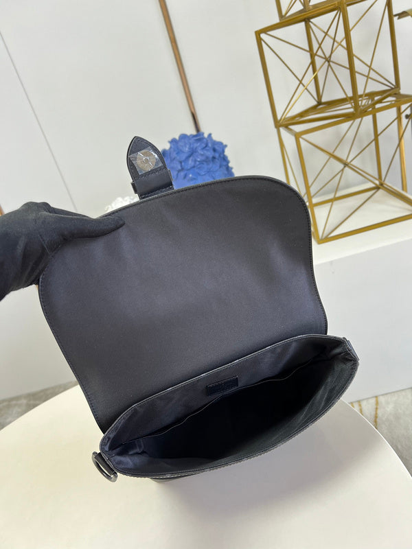 LOV - Luxurious Totes - 1798