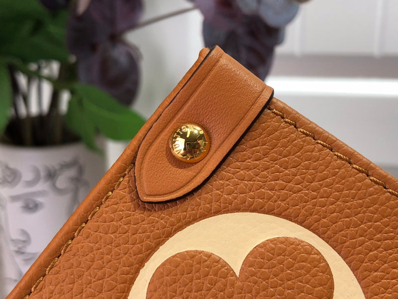 LOV - Luxurious Totes - 1362