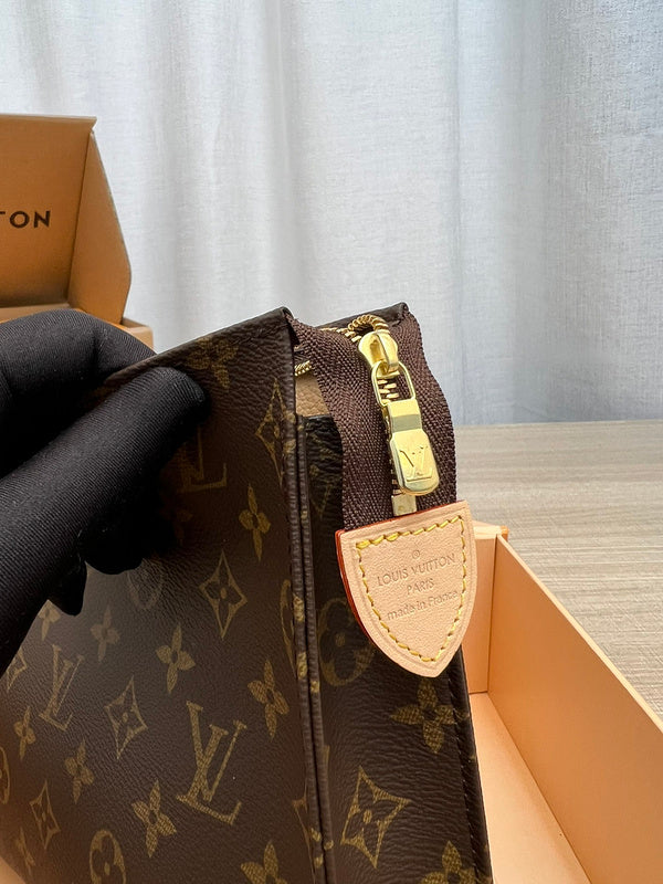 LOV - Luxurious Totes - 1633