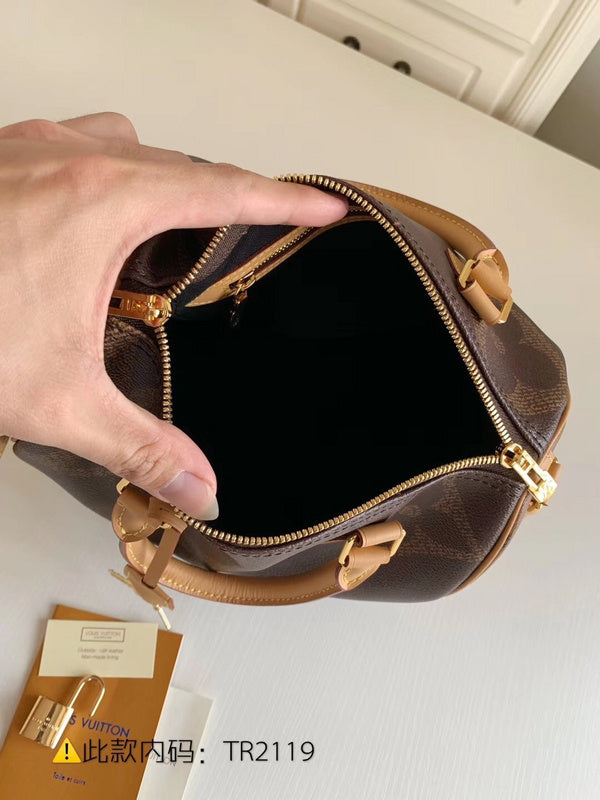 Luxurious Totes - Latest - 9706
